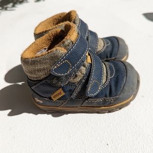 Toddler waterproof boots:See Kai Run